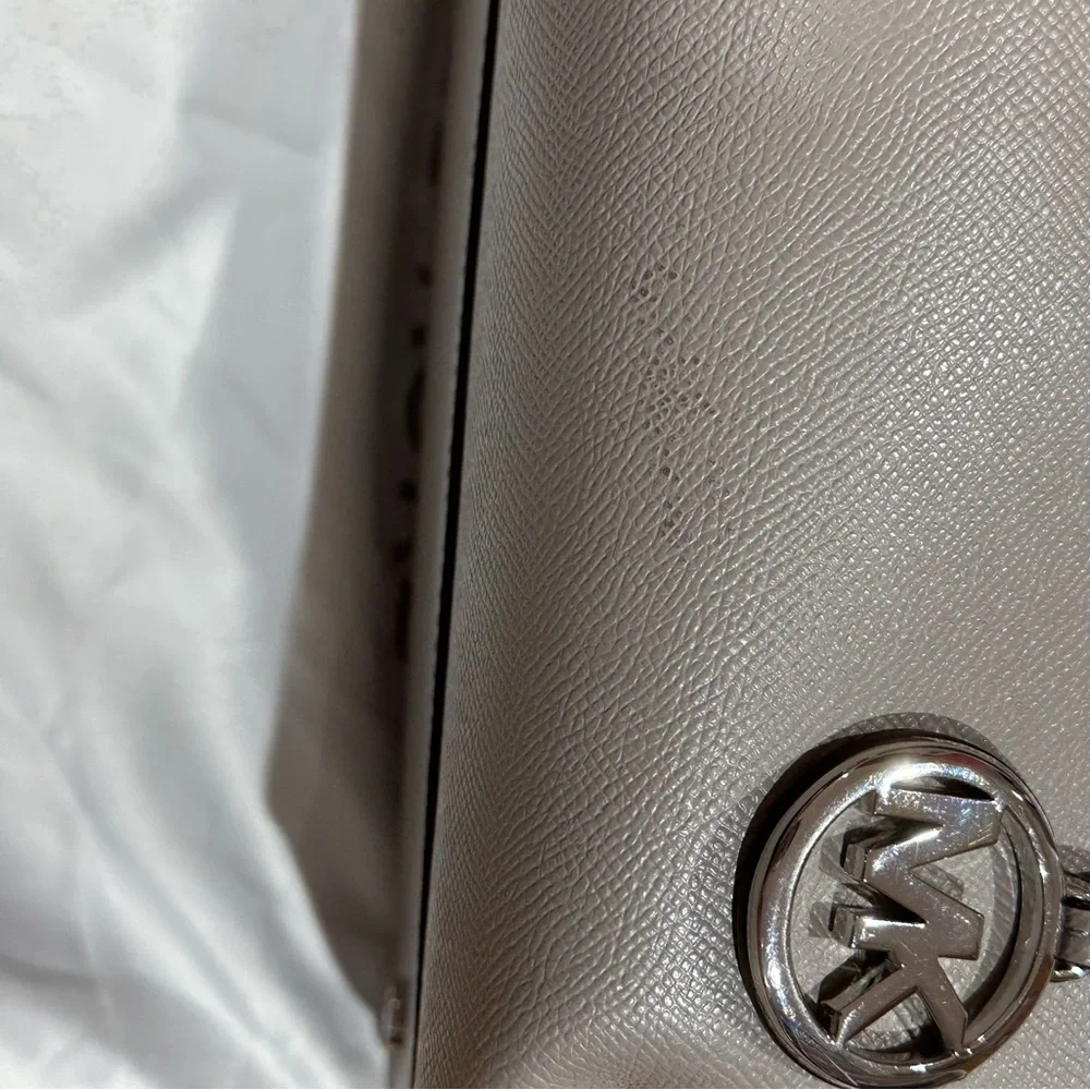 Michael Kors Voyager Tote - Picture 3 of 5